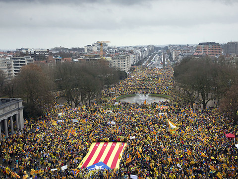 Plus de 45'000 manifestants à Bruxelles pour soutenir la Catalogne
