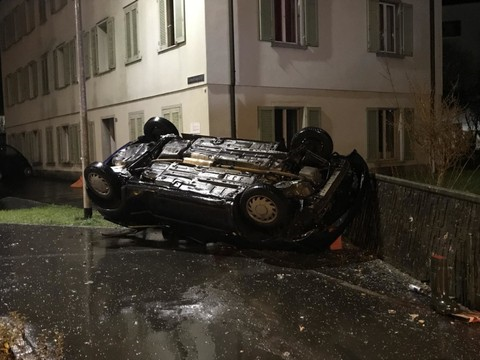 Un homme armé meurt dans un accident alors qu'il fuyait la police
