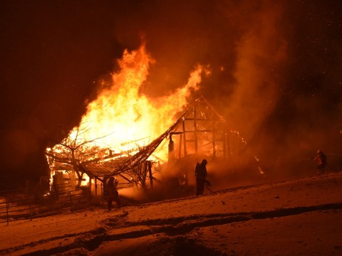 Une quarantaine d'animaux périssent dans un incendie à Amden (SG)