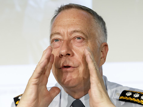 Enregistrement d'un discours d'André Blattmann: officier condamné
