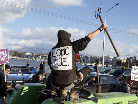 Près de 300 personnes dans les rues de Genève contre l'OMC