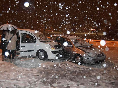 Neige et verglas causent de nombreux accidents et ralentissements