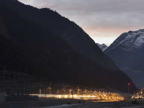 Trafic ferroviaire perturbé au Gothard à cause de la neige