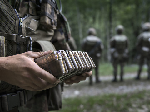 Le soldat qui n'a pas fini son service devra verser une taxe finale