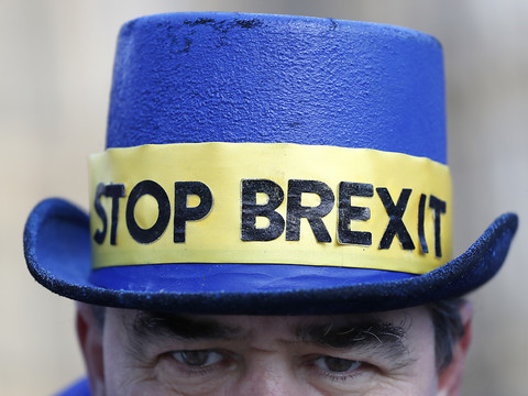 Plus de la moitié des Britanniques veulent rester dans l'UE