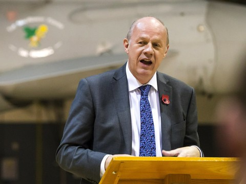 Le vice-premier ministre britannique démissionne après avoir menti