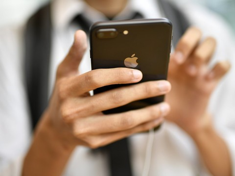 Apple rend plus lents ses téléphones équipés d'une batterie usée