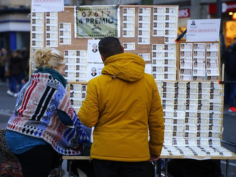 Des employés d'une maison de retraite gagnent le gros lot à la loterie espagnole