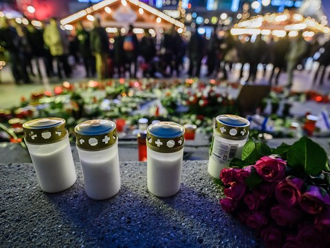 Un marché de Noël évacué à Bonn pour cause de colis suspect