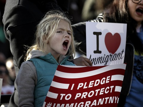 La justice restreint le décret anti-immigration de Trump