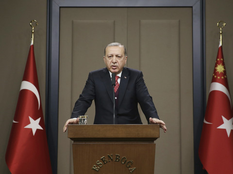 Plus de 2700 fonctionnaires limogés en Turquie