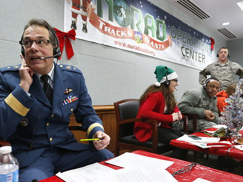 Le Père Noël a entamé sa distribution de cadeaux