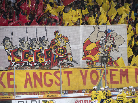 Altercation entre des fans de hockey après un match à Langnau (BE)