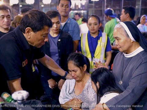 Incendie d'un centre commercial aux Philippines: plus de 30 corps retrouvés