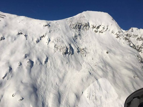 Trois randonneurs tués dans des avalanches en Suisse