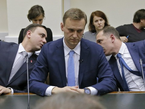 Présidentielle: Navalny, privé d'élections, en appelle au boycott