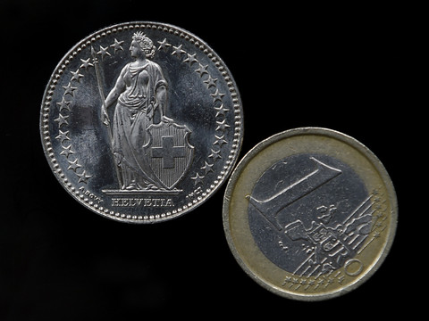 L'euro a son plus haut niveau depuis l'abandon du cours plancher