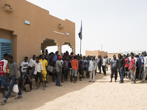 Déploiement de soldats italiens au Niger pour contenir la crise migratoire