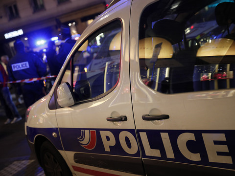 France: deux personnes projetant des attentats arrêtées