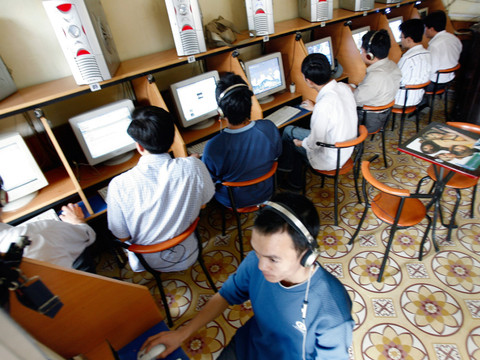 Des milliers d'inspecteurs pour surveiller Internet au Vietnam