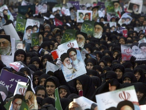 Manifestations dans plusieurs villes d'Iran