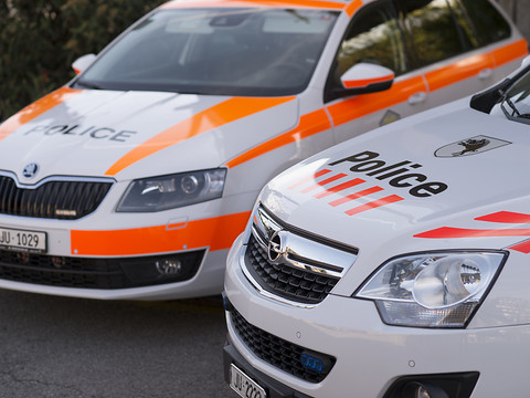 Un mort dans une voiture incendiée aux Breuleux (JU)
