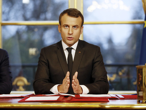 Macron appelle les Français à la concorde et l'Europe au sursaut