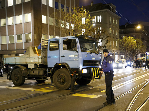 Manifestation sauvage soldée de dizaines d'interpellations à Genève