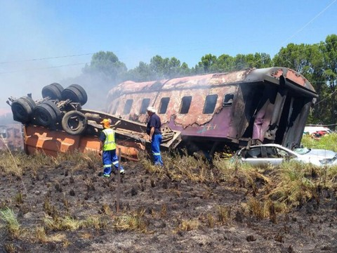 Un accident de train fait au moins 18 morts en Afrique du Sud