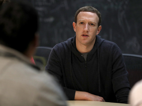 Mark Zuckerberg promet de 