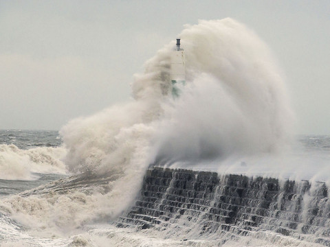 Tempête Eleanor: inondations et avalanches attendues
