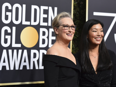 Les robes noires dominent le tapis rouge des Golden Globes