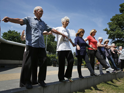 Un exercice modéré est bon pour les seniors, fragiles ou pas