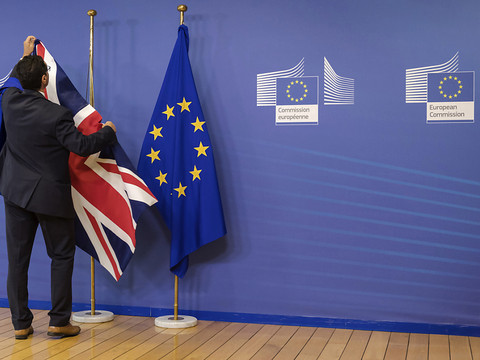 Les députés adoptent la loi de retrait de l'UE avant son examen