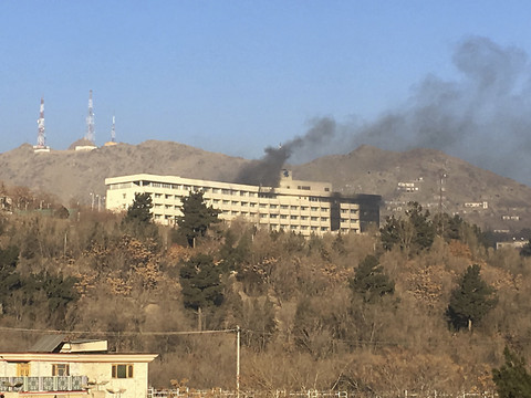 Kaboul: au moins 5 morts dans l'attaque de l'hôtel Intercontinental