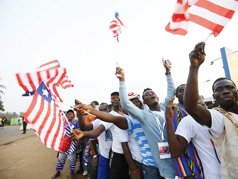 George Weah endosse les habits de président