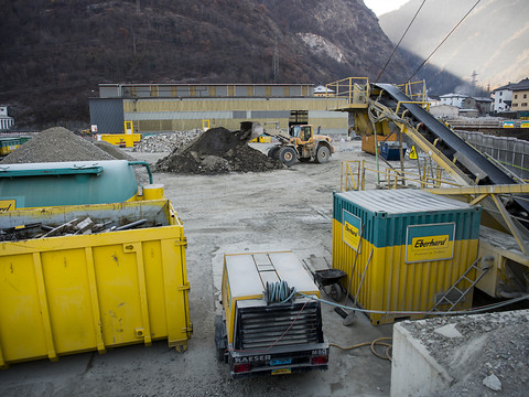 L'électrolyse d'aluminium a pollué le sol à Chippis (VS)