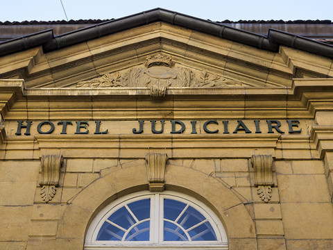 Assassin présumé d'une femme à La Chaux-de-Fonds devant la justice