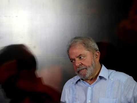 Lula empêché de quitter le territoire brésilien (officiel)