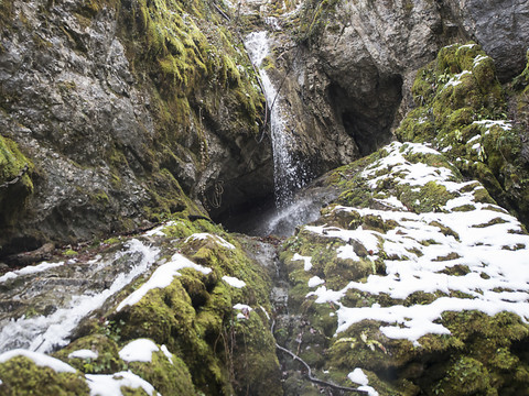 Les touristes bloqués dans la grotte du Hölloch sont sortis