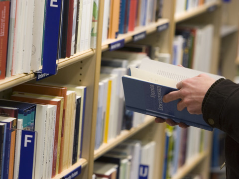 Le directeur de la Bibliothèque de Genève suspendu de ses fonctions
