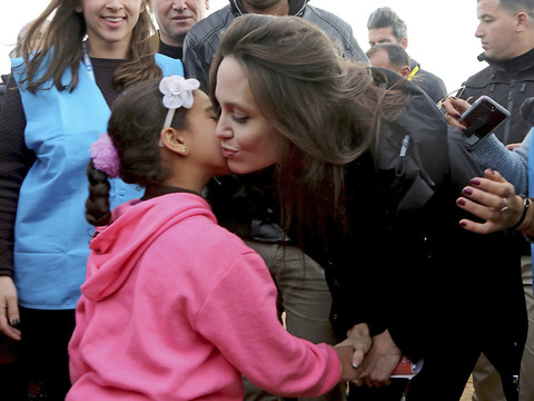 Un règlement du conflit en Syrie est urgent, dit Angelina Jolie