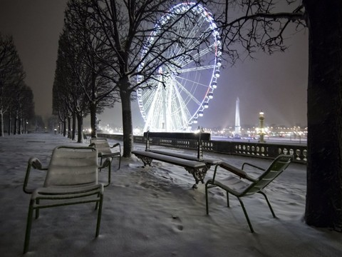 France: la neige sème la pagaille dans Paris et sa région