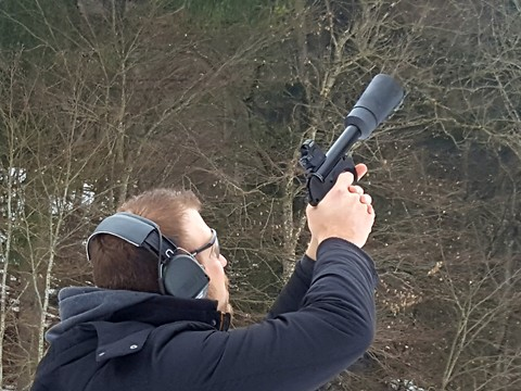 Un pistolet anti-drone grison fait figure de nouveauté mondiale