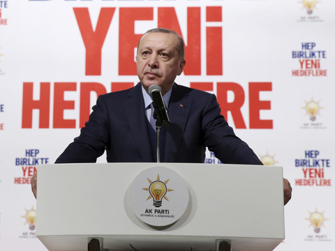 Un hélicoptère militaire turc abattu en Syrie (Erdogan)
