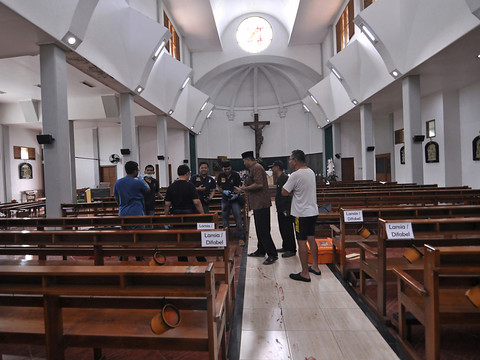 Un forcené attaque une église de Java avec une épée, quatre blessés