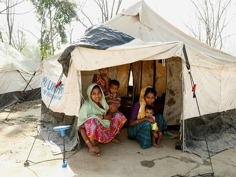 Birmanie: des villages rohingyas rasés au bulldozer en Etat Rakhine