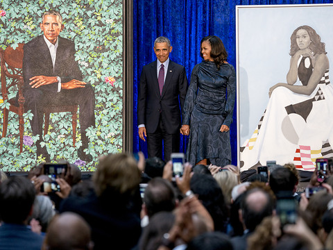 Le couple Obama dévoile deux portaits dans un musée de Washington