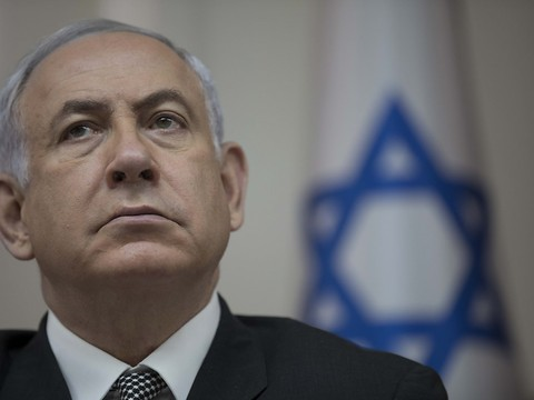 Menacé d'inculpation, Netanyahu dit que son gouvernement est stable