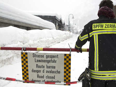 Zermatt (VS) de nouveau coupé du monde par une avalanche